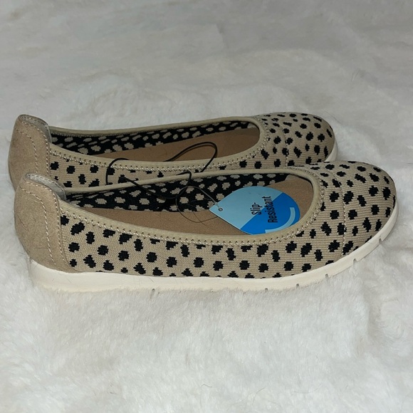 Seychelles Cheetah Print Slip On Shoes - Picture 3 of 13